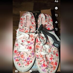 Memory foam brand new shoes